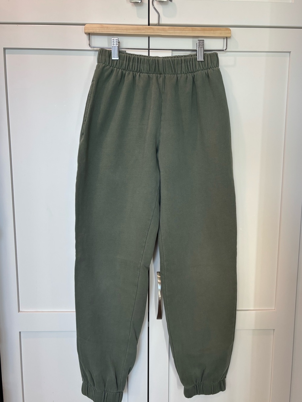 HARLOW Olive Green Jogger Sweatpants – XS